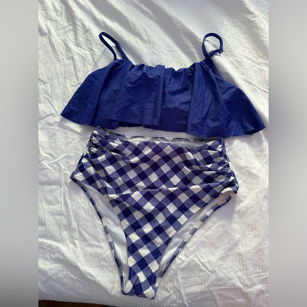 Cupshe Navy and White Bikini Set
